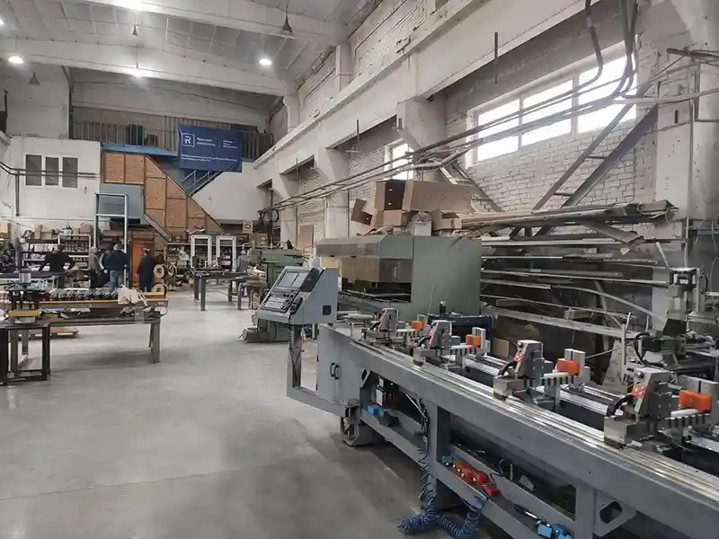 Equipment for machining aluminium profiles at Belbud-Plast
